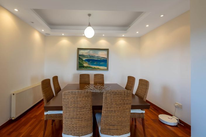 Image No.7-5 Bed House for sale