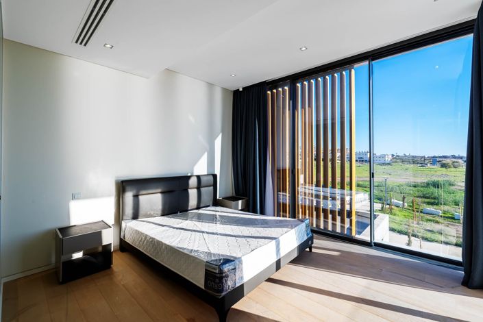 Image No.11-3 Bed House for sale