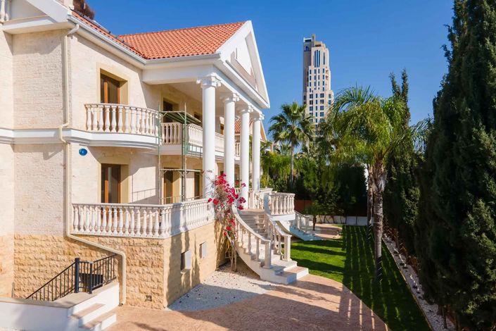 Image No.5-6 Bed House for sale