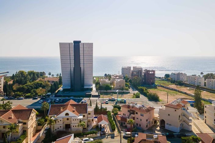 Image No.8-6 Bed House for sale