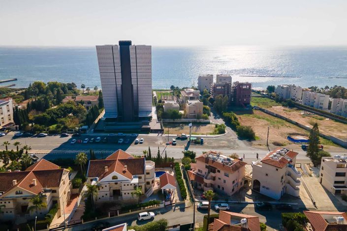 Image No.9-6 Bed House for sale