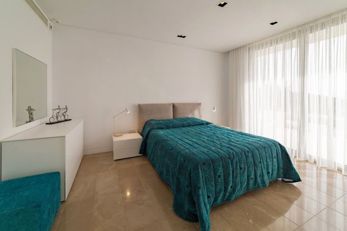 Image No.9-4 Bed Villa for sale