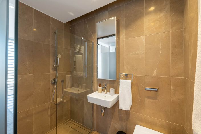 Image No.19-3 Bed Villa for sale