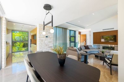 db78b4e7-8de9-44a7-8d2c-19b19a4a2fe8