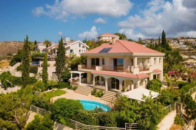 5 Bed Villa for sale