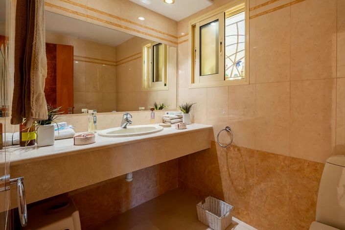 Image No.21-5 Bed Villa for sale