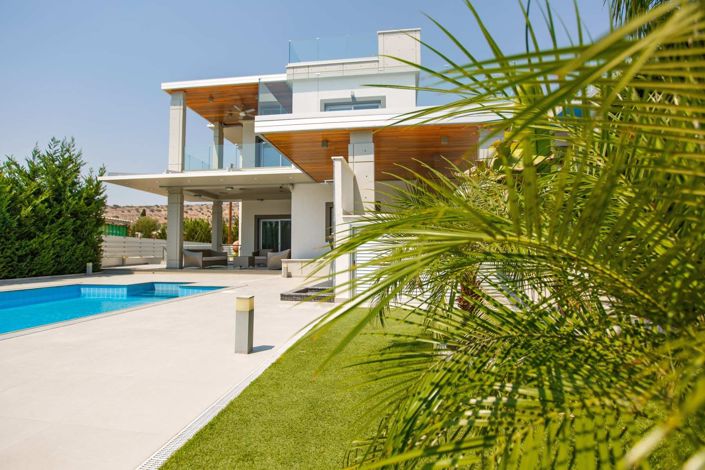 Image No.2-4 Bed House for sale