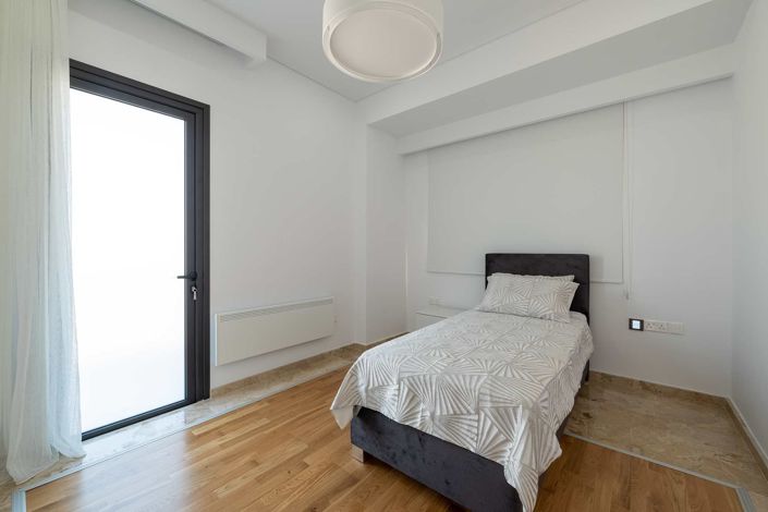 Image No.10-3 Bed House for sale