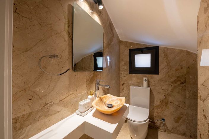 Image No.11-3 Bed House for sale