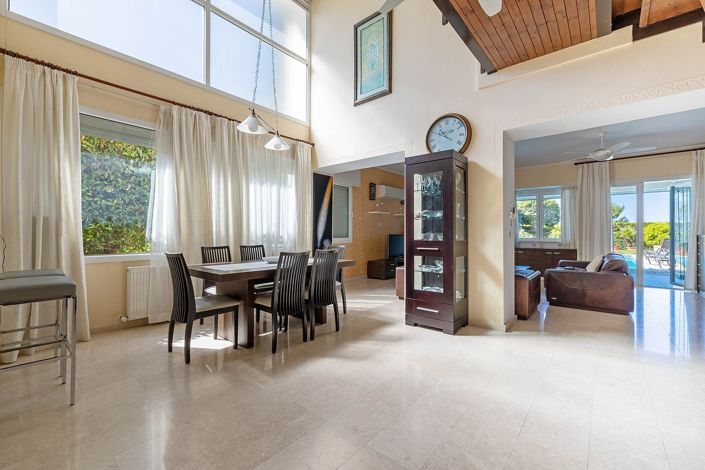 Image No.15-3 Bed House for sale