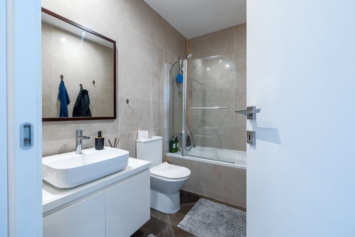 Image No.17-3 Bed House for sale