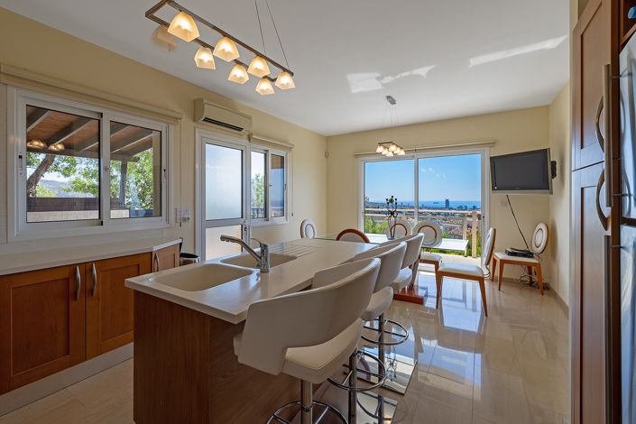 Image No.7-4 Bed House for sale