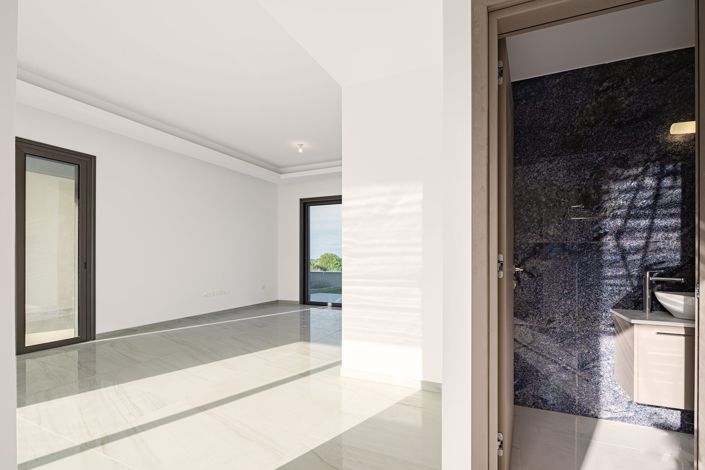 Image No.13-3 Bed Villa for sale