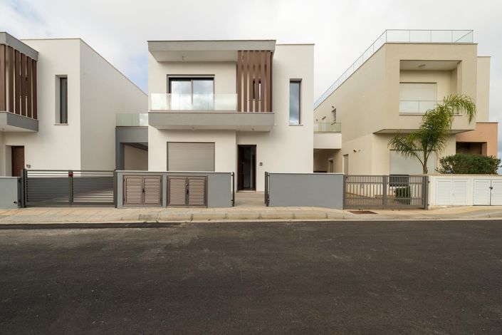 Image No.3-3 Bed Villa for sale