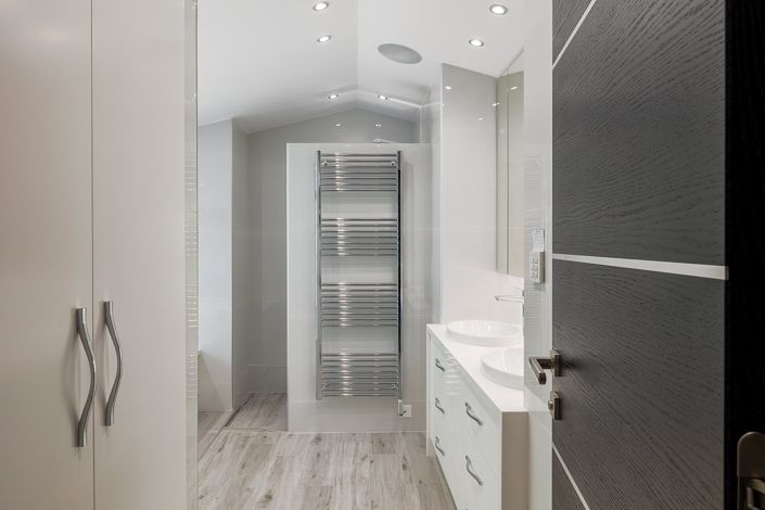 Image No.10-5 Bed House for sale