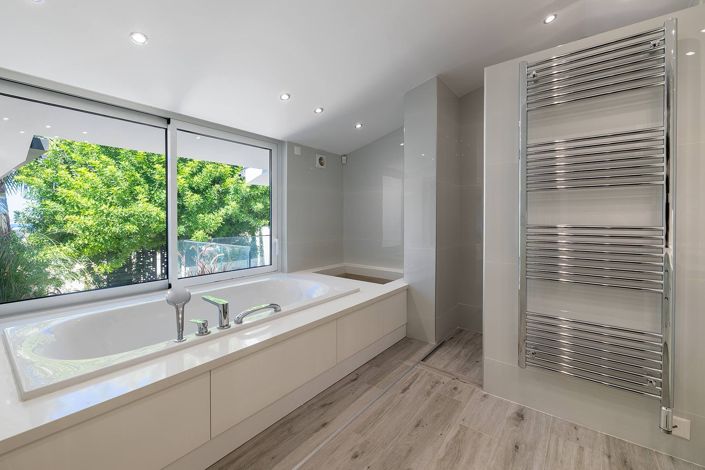 Image No.11-5 Bed House for sale