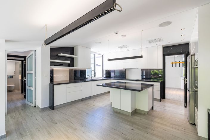 Image No.14-5 Bed House for sale