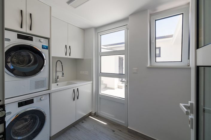 Image No.16-5 Bed House for sale