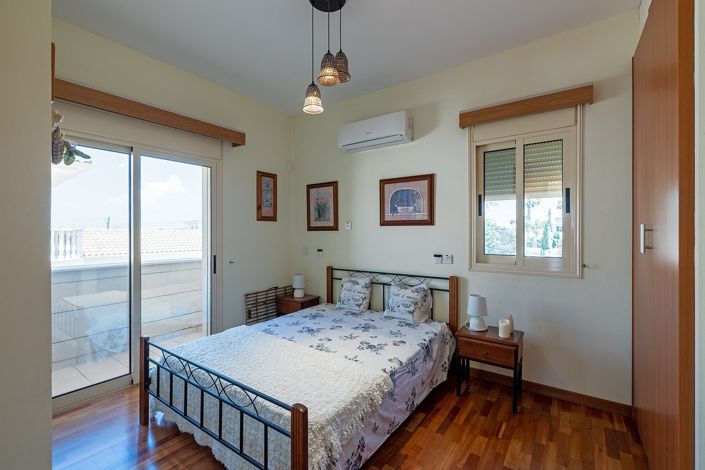 Image No.14-4 Bed House for sale