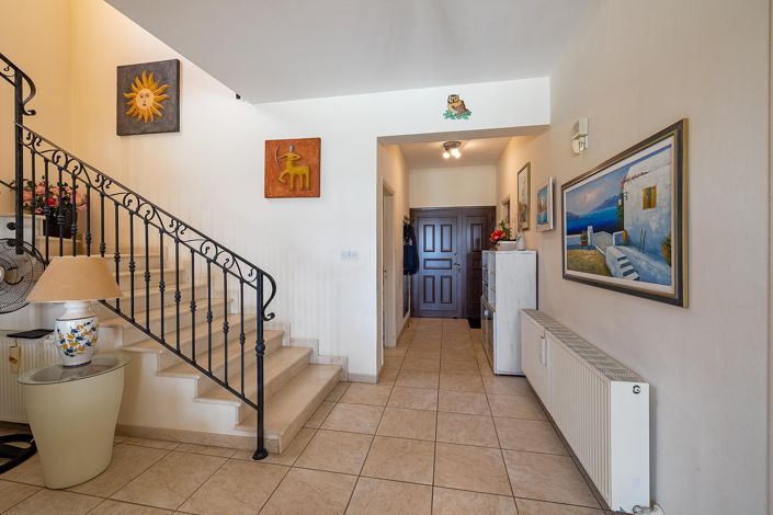 Image No.17-4 Bed House for sale