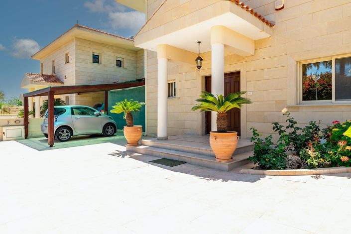 Image No.4-4 Bed House for sale