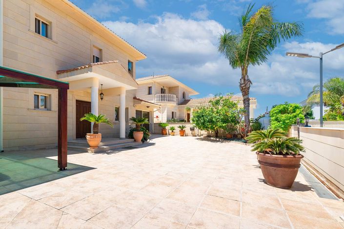 Image No.5-4 Bed House for sale