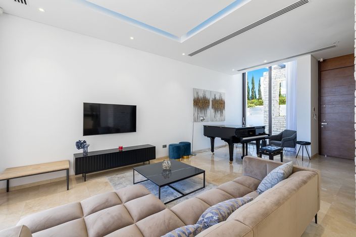 Image No.4-3 Bed Villa for sale