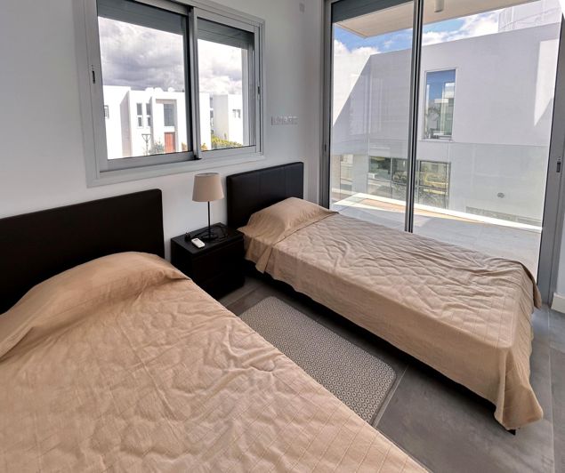 Image No.15-3 Bed House for sale