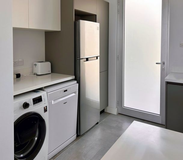 Image No.9-3 Bed House for sale