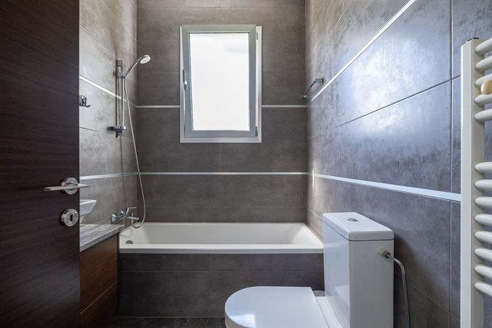 Image No.20-4 Bed House for sale