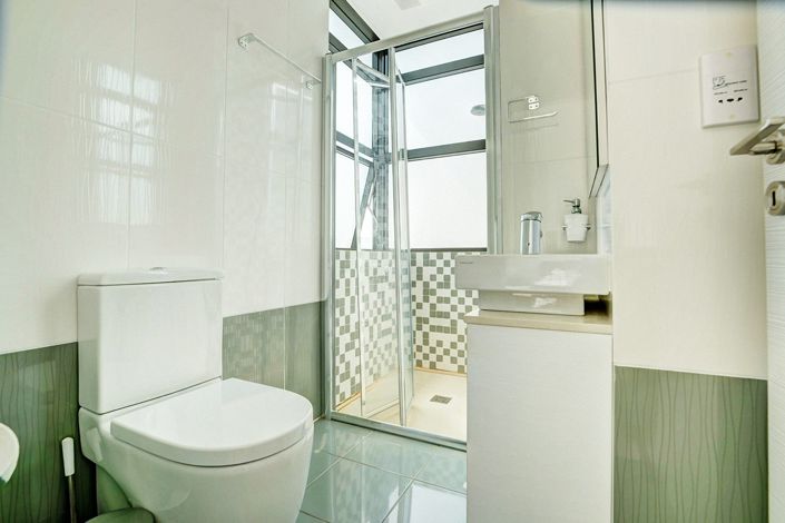 Image No.18-5 Bed House for sale