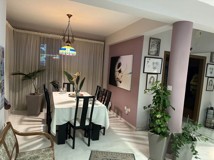 Image No.5-4 Bed House for sale