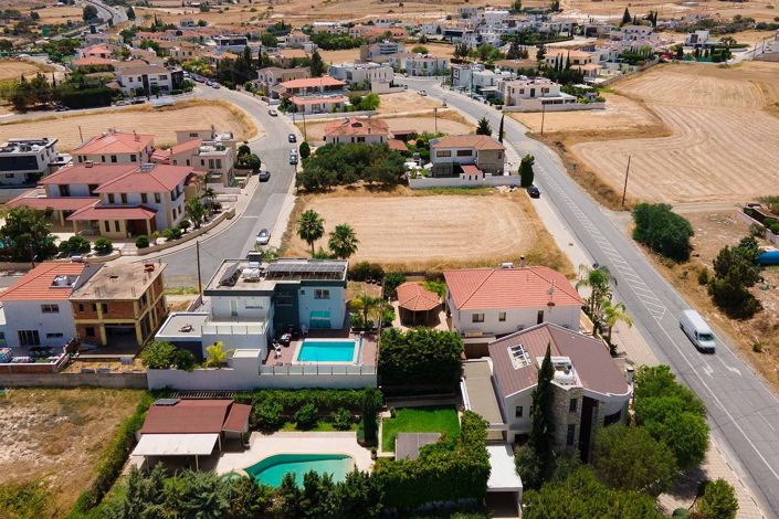 Image No.30-6 Bed House for sale