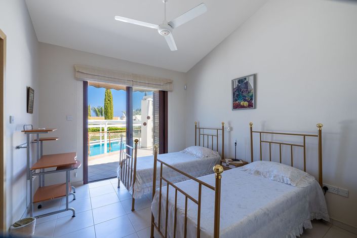 Image No.17-4 Bed Bungalow for sale