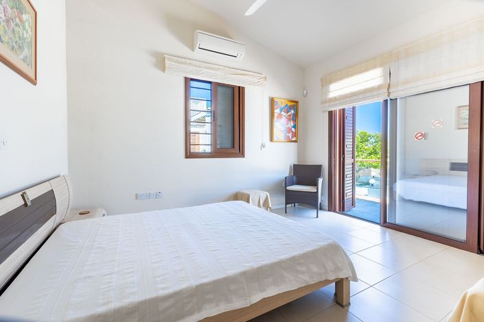 Image No.24-4 Bed Bungalow for sale