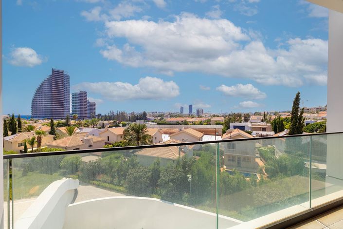 Image No.11-2 Bed Apartment for sale