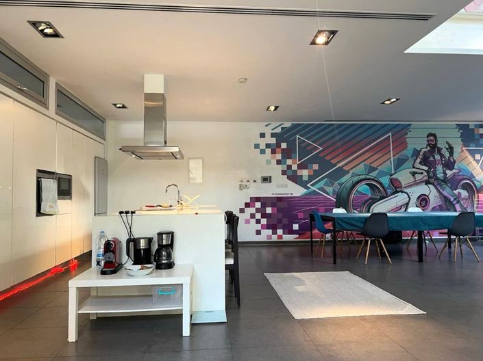 Image No.4-4 Bed Commercial for sale