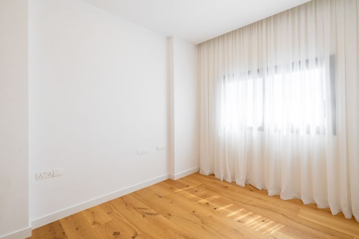 Image No.21-4 Bed Penthouse for sale