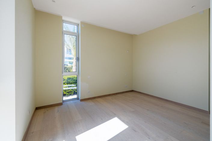 Image No.14-5 Bed House for sale