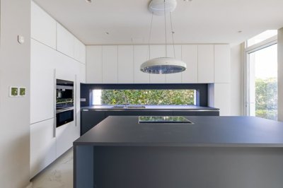 0ca9e9cd-128b-4f60-8ed0-ca8fa57bb820