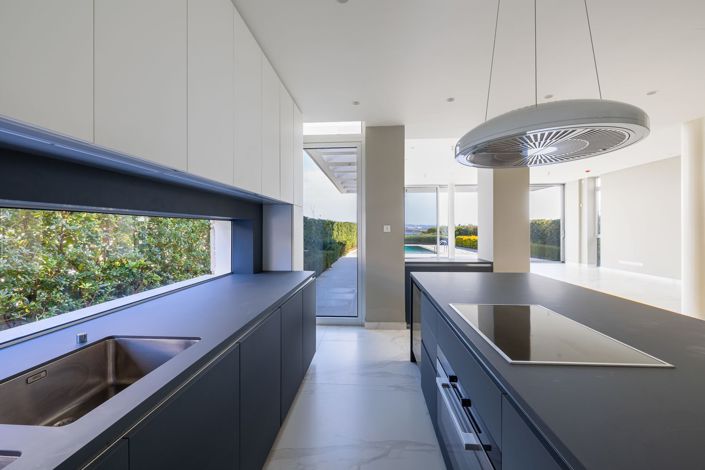 Image No.12-5 Bed House for sale