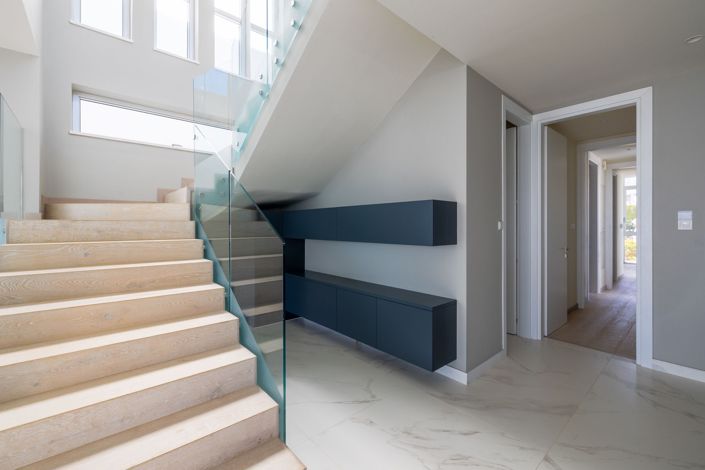 Image No.13-5 Bed House for sale