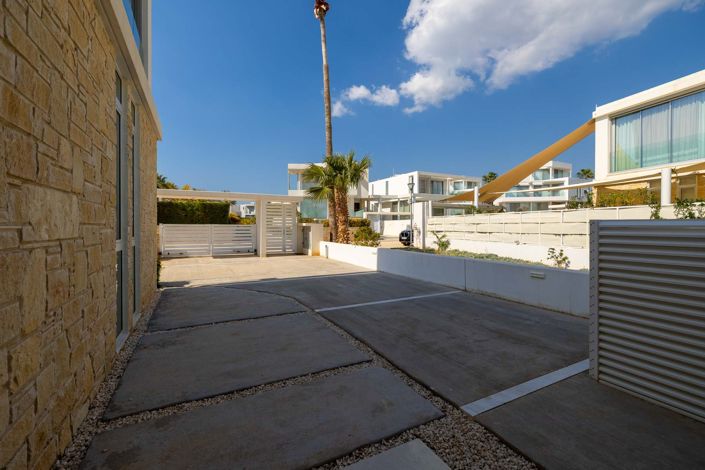 Image No.24-5 Bed House for sale