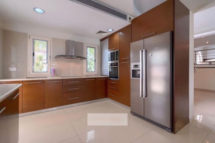 Image No.14-6 Bed House for sale