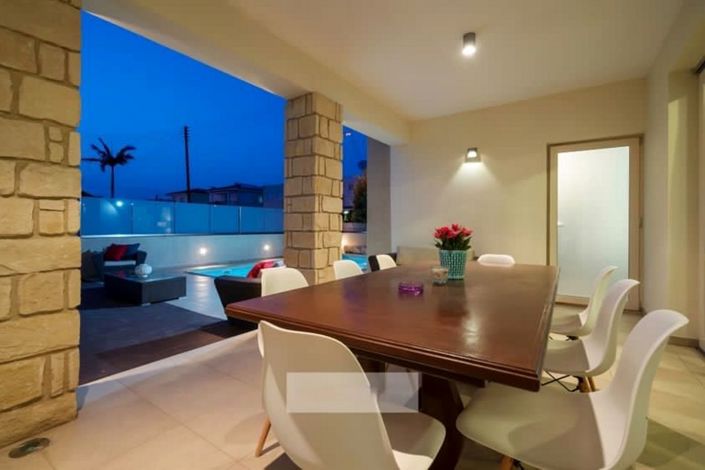 Image No.4-6 Bed House for sale