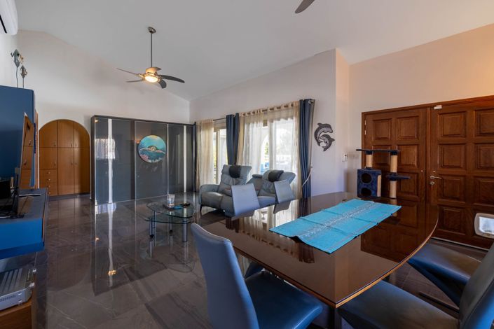 Image No.1-3 Bed House for sale