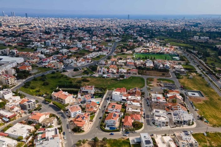 Image No.5-6 Bed House for sale