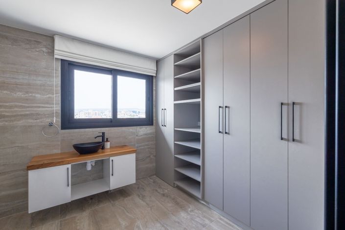 Image No.12-3 Bed Apartment for sale