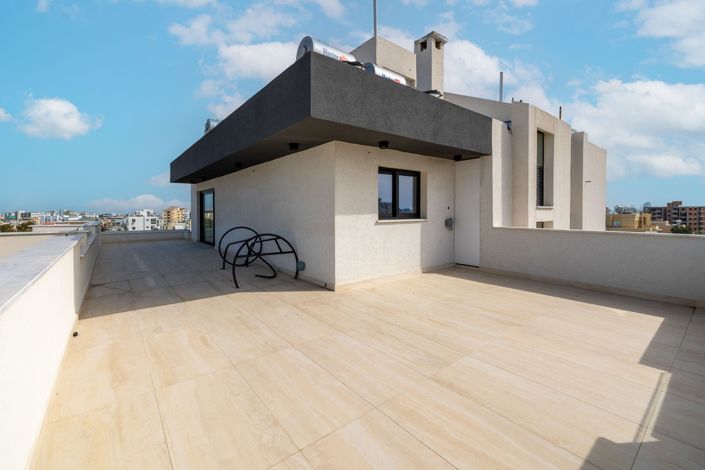 Image No.24-3 Bed Apartment for sale