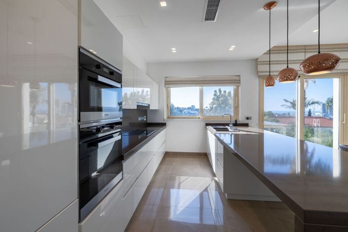 Image No.10-5 Bed Villa for sale